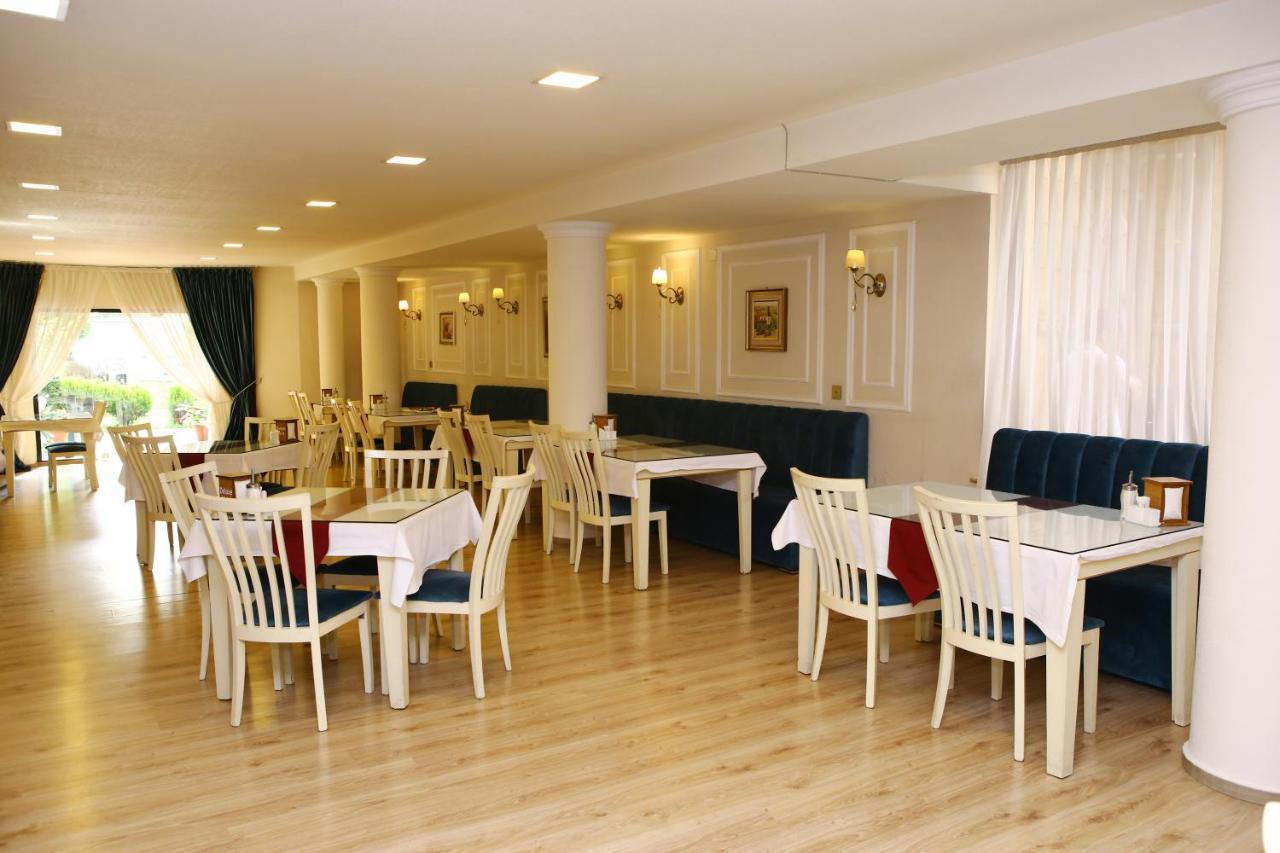 Deluxe Hotel Gandja Eksteriør billede