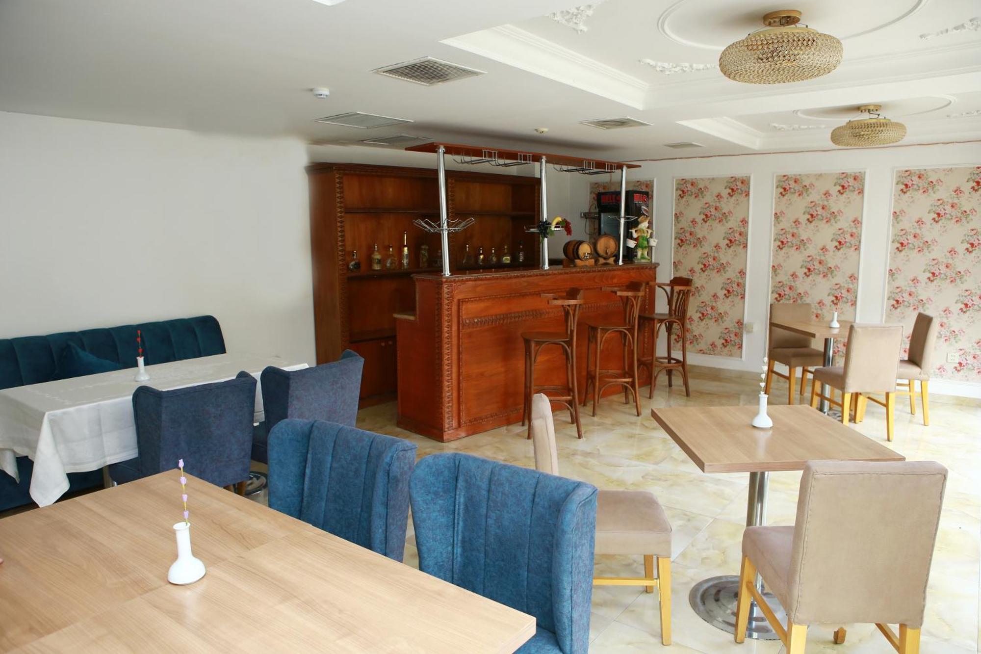 Deluxe Hotel Gandja Eksteriør billede