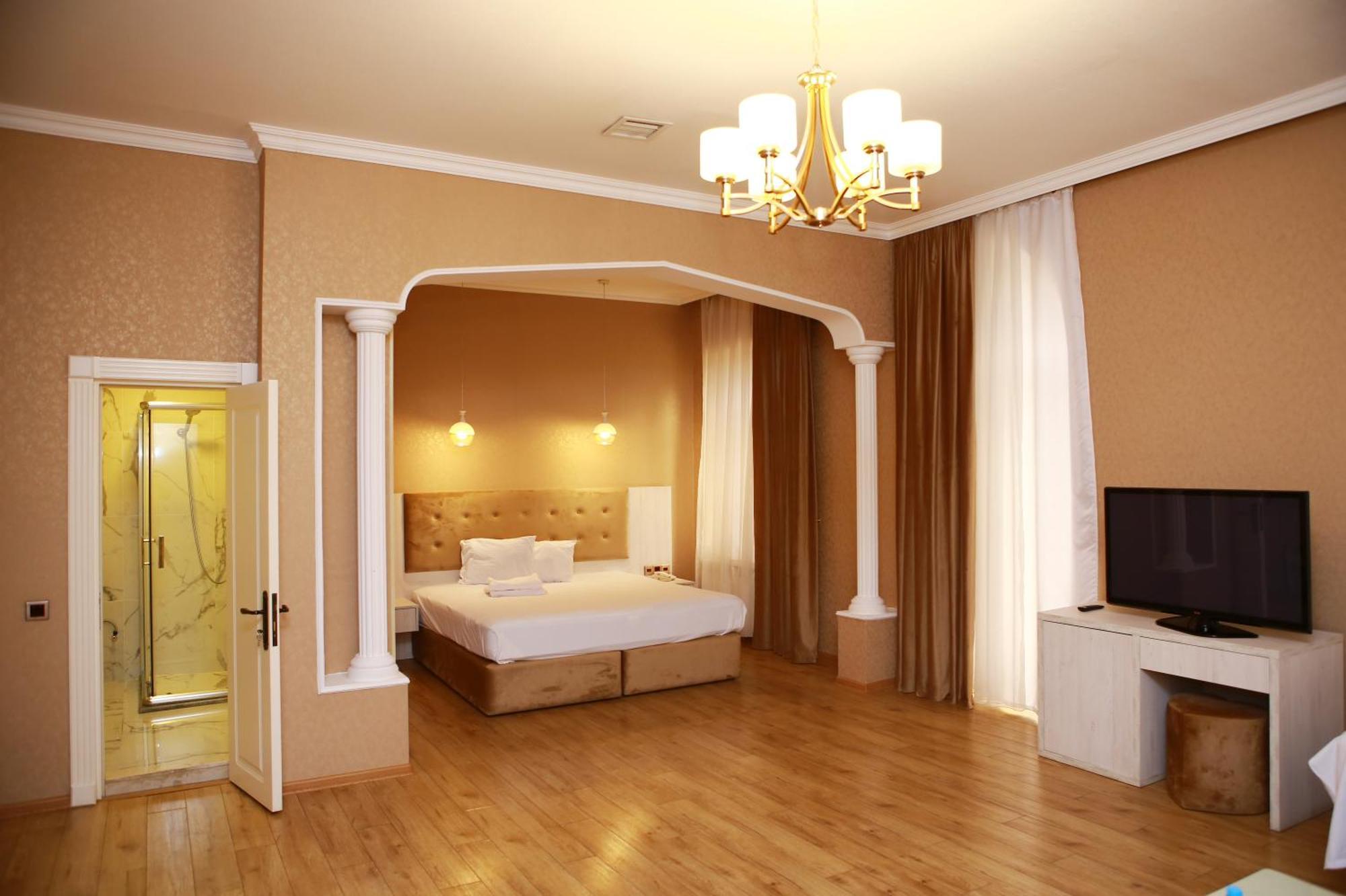 Deluxe Hotel Gandja Eksteriør billede