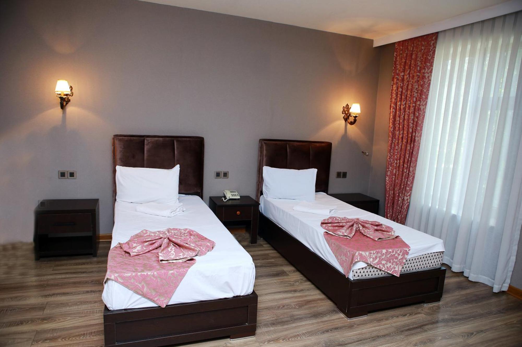 Deluxe Hotel Gandja Eksteriør billede