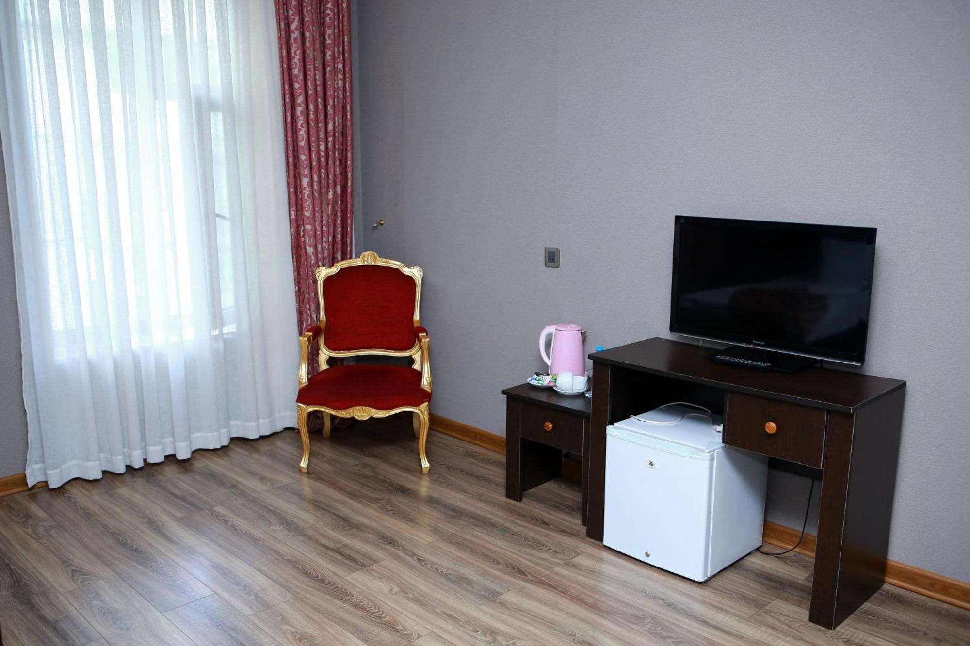 Deluxe Hotel Gandja Eksteriør billede